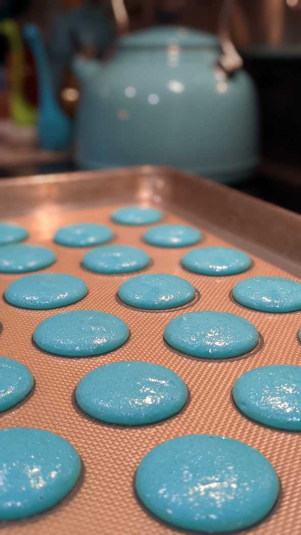 macarons piped